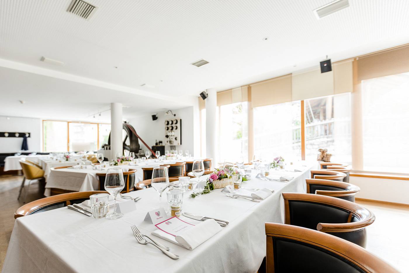 aschenputtel-hochzeitsfotograf-hotel-feldmilla-tischdeko-ahrntal-suedtirol