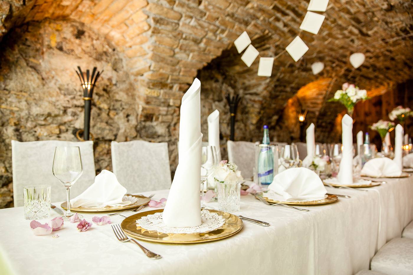 aschenputtel-hochzeitsfotograf-tischdeko-hochzeit-hall-in-tirol