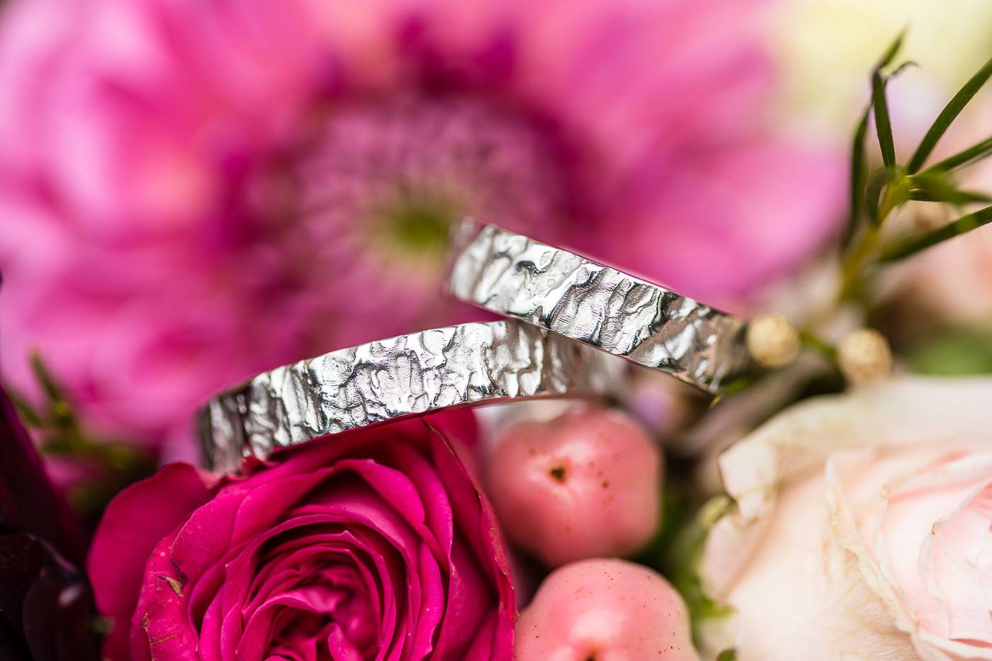 aschenputtel-hochzeitsfotograf-ringfotos-innsbruck-tirol