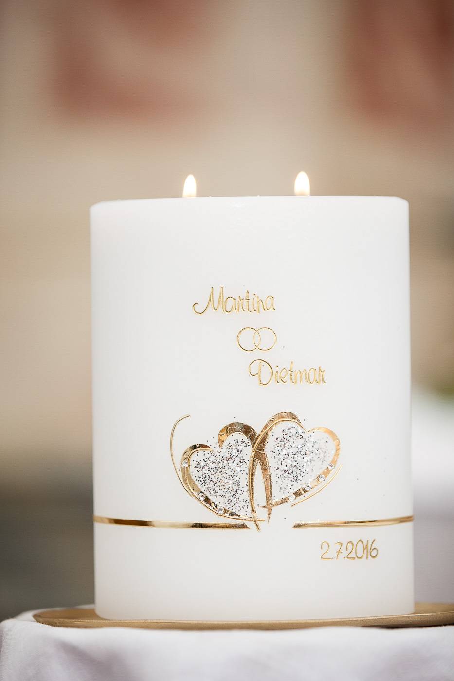 aschenputtel-hochzeitsfotograf-hochzeitskerze-kirche-mentlberg-innsbruck-tirol