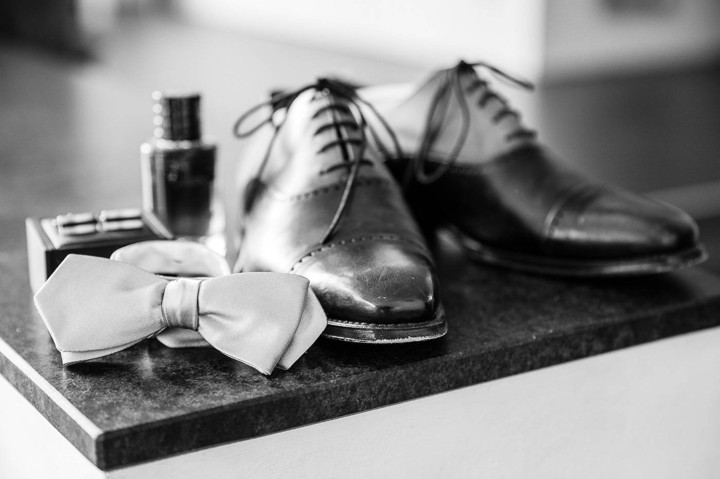 aschenputtel-hochzeitsfotograf-braeutigamschuhe-kramsach-tirol