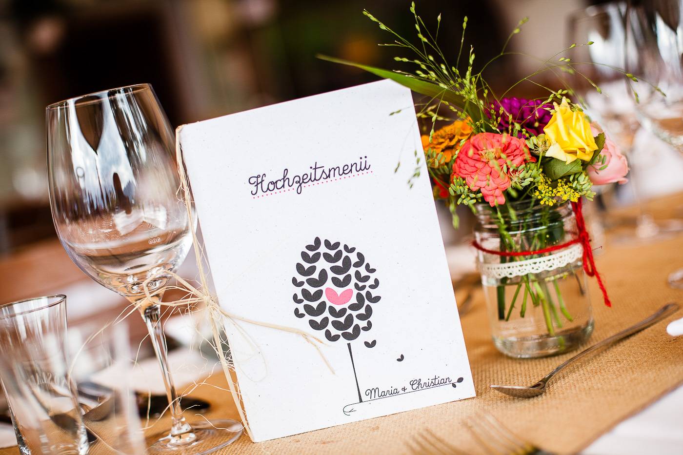 aschenputtel-hochzeitsfotograf-tischdeko-buchen-ropferstubn-tirol